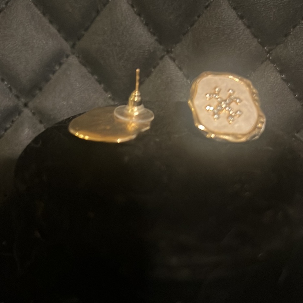 Gold and mother of pearl earrings - Picture 3 of 3